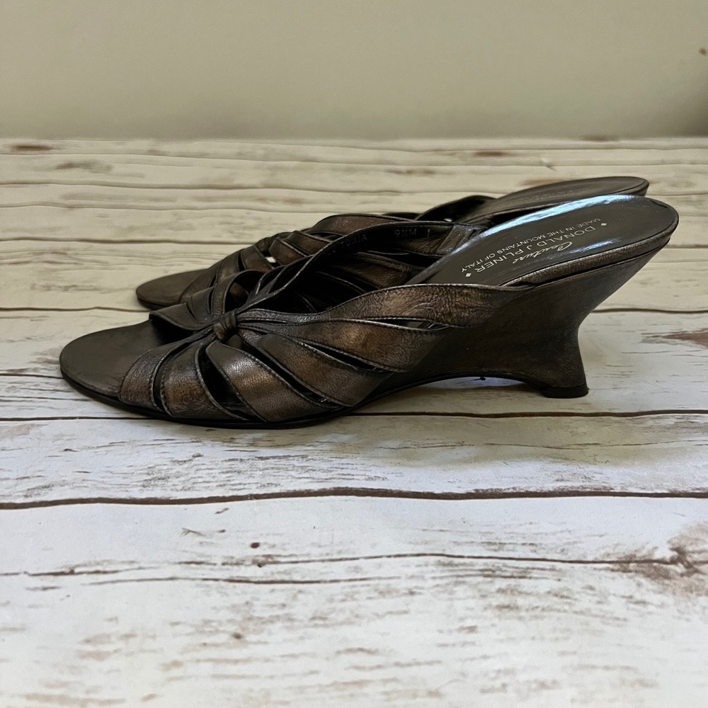 Donald J Pliner Couture Wedge Sandals Metallic Bronze Strappy Slide 9.5M